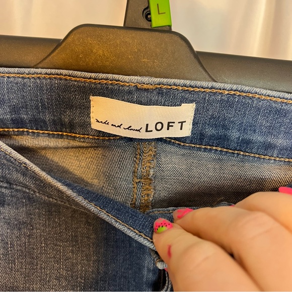 Loft Light Wash Pink Side Stripe Skinny Jeans, size 16 - Picture 2 of 7